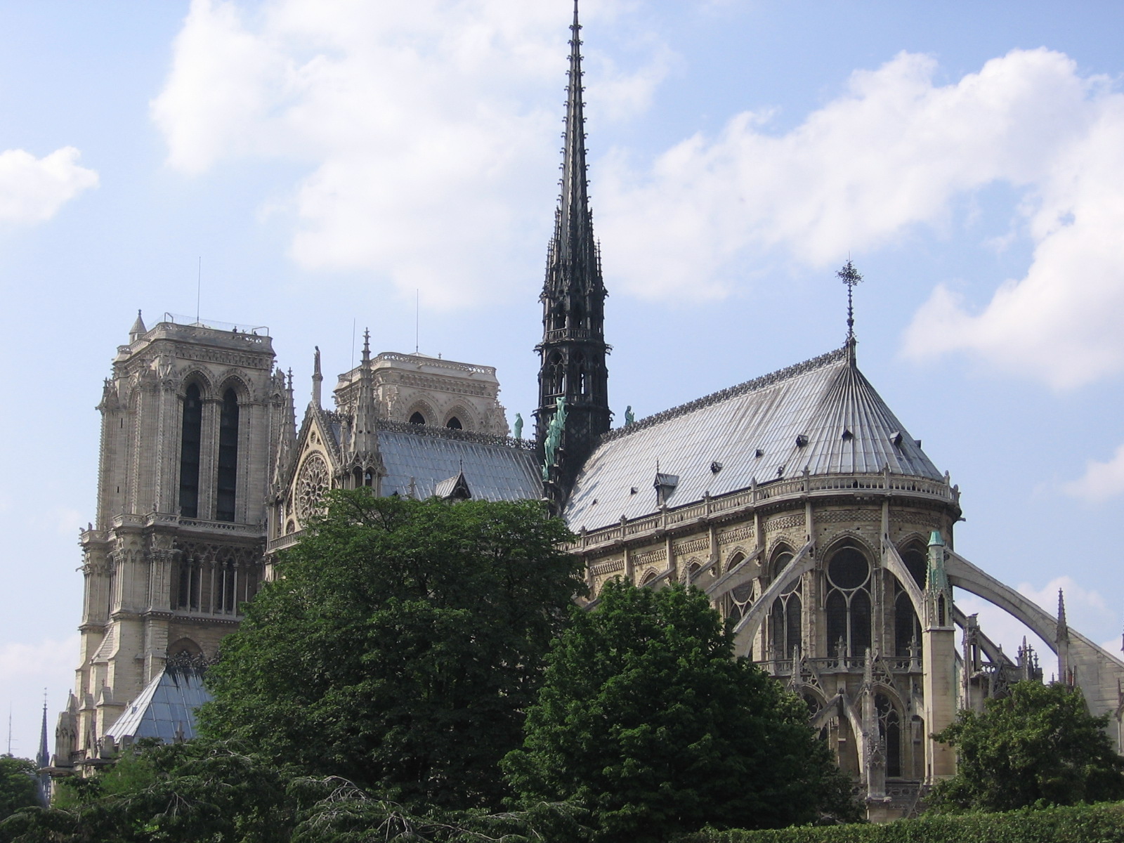 Notre Dame isommin